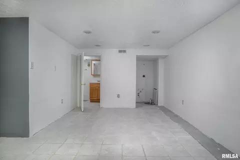 2505 46th St, Moline, IL 61265 photo 15