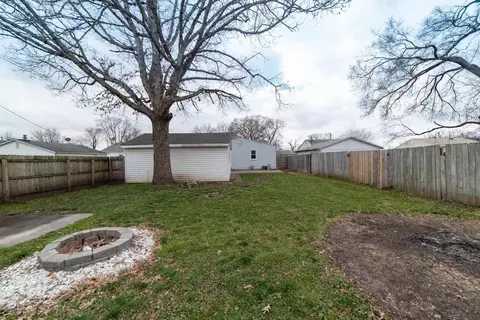 445 E 5th St, Milan, IL 61264 photo 3