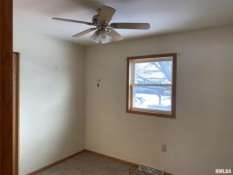 1011 4th St #A, Hampton, IL 61256 photo 9