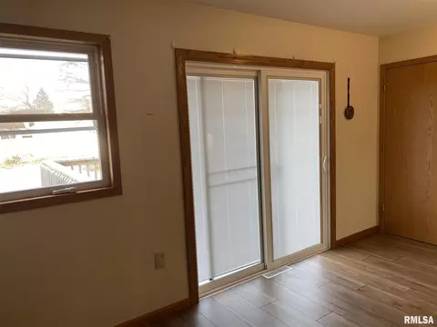 1011 4th St #A, Hampton, IL 61256 photo 5