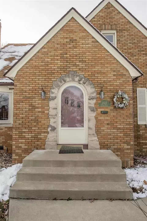 2415 28th St, Moline, IL 61265 photo 3