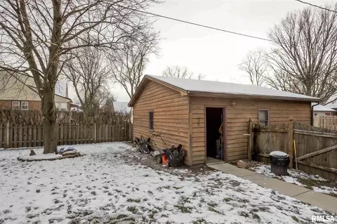 2415 28th St, Moline, IL 61265 photo 24