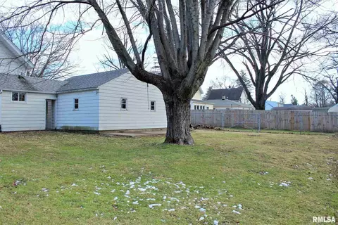 2335 4th St, Moline, IL 61265 photo 6