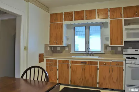 2335 4th St, Moline, IL 61265 photo 16