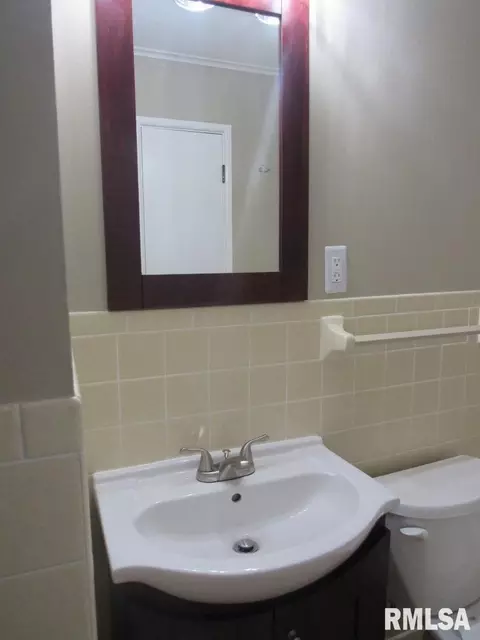 1317 9th St #C, Moline, IL 61265 photo 8