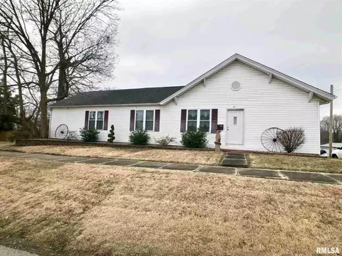 1321 State St, Eldorado, IL 62930 photo 1