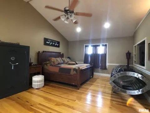 1321 State St, Eldorado, IL 62930 photo 19
