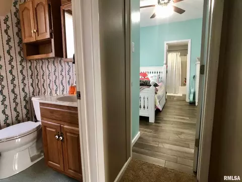 1321 State St, Eldorado, IL 62930 photo 28