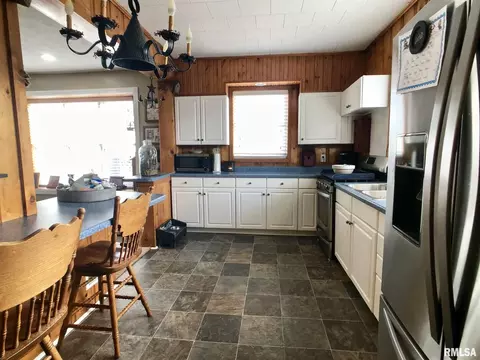 1321 State St, Eldorado, IL 62930 photo 15