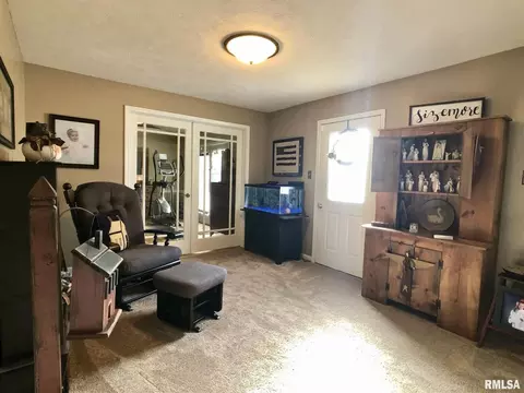 1321 State St, Eldorado, IL 62930 photo 8