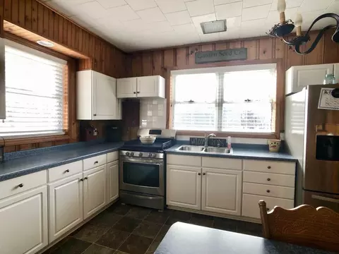 1321 State St, Eldorado, IL 62930 photo 12