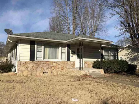 1002 W Boulevard St, Marion, IL 62959 photo 2