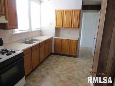 308 W Main St, Morrison, IL 61270 photo 2