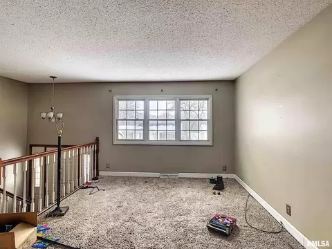 28 Park View Dr, Eldridge, IA 52748 photo 4