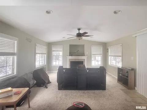 28 Park View Dr, Eldridge, IA 52748 photo 7