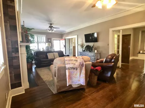 1809 4th St, Eldorado, IL 62930 photo 7