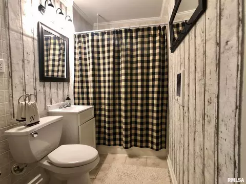 1809 4th St, Eldorado, IL 62930 photo 10
