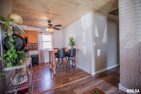 311 E Bond St, Herrin, IL 62948 photo 10