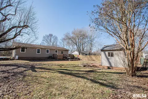 311 E Bond St, Herrin, IL 62948 photo 32