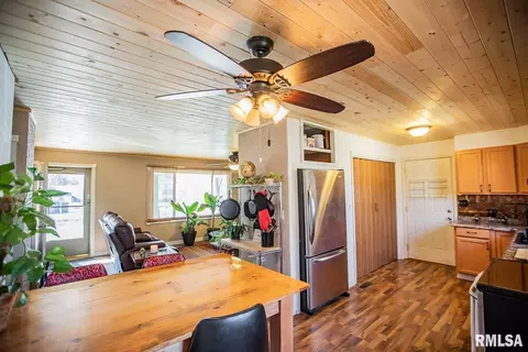 311 E Bond St, Herrin, IL 62948 photo 14