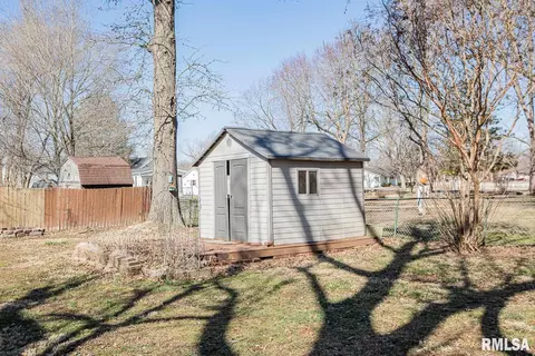 311 E Bond St, Herrin, IL 62948 photo 34