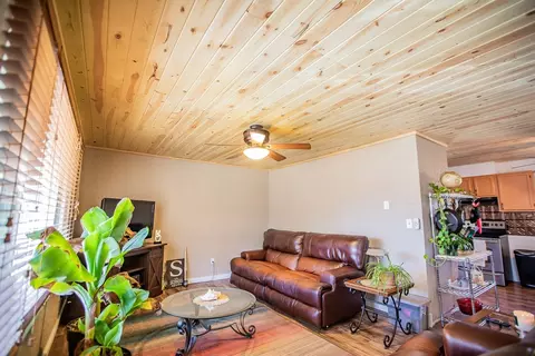 311 E Bond St, Herrin, IL 62948 photo 4