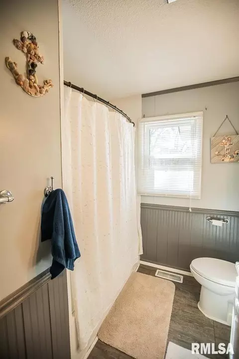 311 E Bond St, Herrin, IL 62948 photo 20