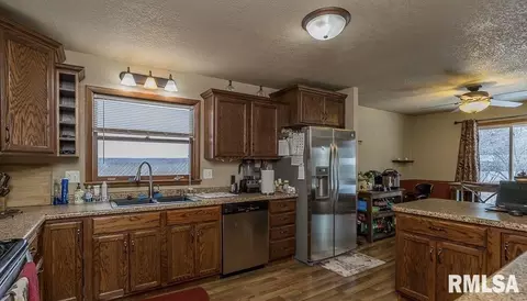 5347 34th Ave, Moline, IL 61265 photo 2