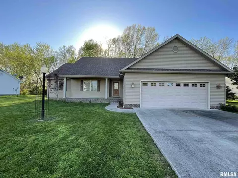 703 Legacy Dr, Herrin, IL 62948 photo 1