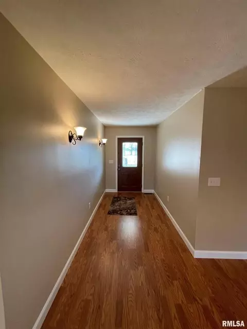 703 Legacy Dr, Herrin, IL 62948 photo 5