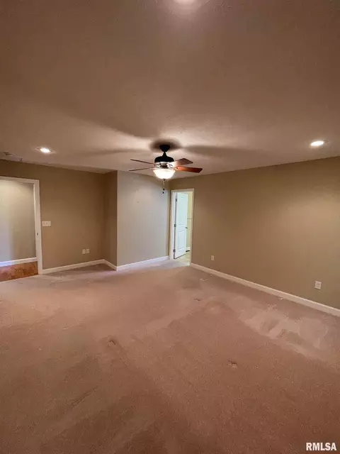 703 Legacy Dr, Herrin, IL 62948 photo 7