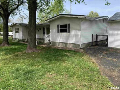 1004 E Market St, Christopher, IL 62822 photo 2
