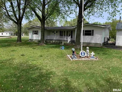 1004 E Market St, Christopher, IL 62822 photo 9