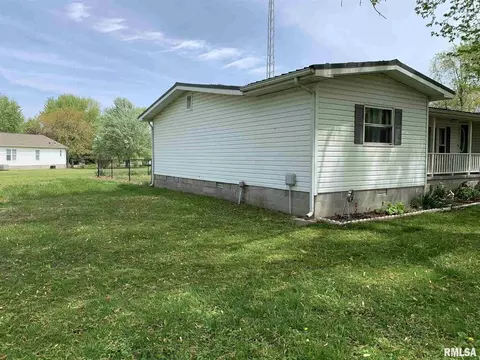 1004 E Market St, Christopher, IL 62822 photo 7