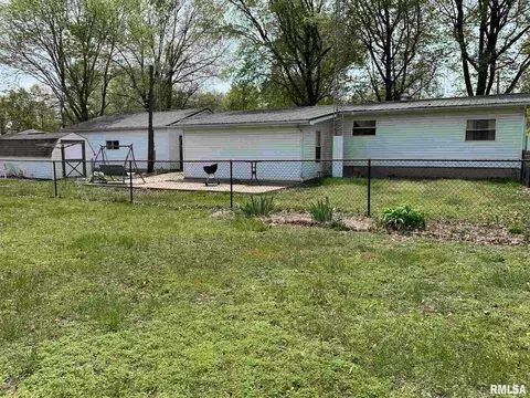1004 E Market St, Christopher, IL 62822 photo 6