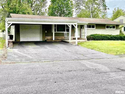 521 Frederick St, Herrin, IL 62948 photo 1