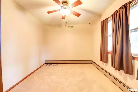 3152 Eclipse St, Clinton, IA 52732 photo 6