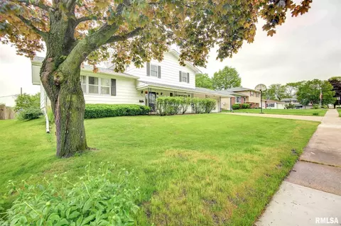 3152 Eclipse St, Clinton, IA 52732 photo 2