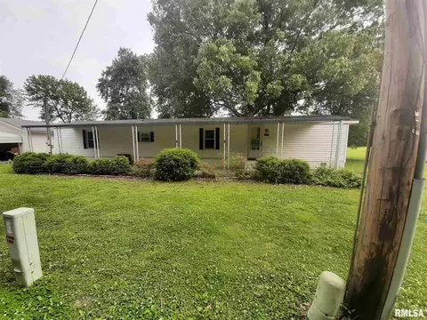 516 Tower Rd, Herrin, IL 62948 photo 2