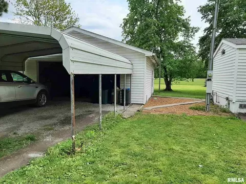516 Tower Rd, Herrin, IL 62948 photo 4