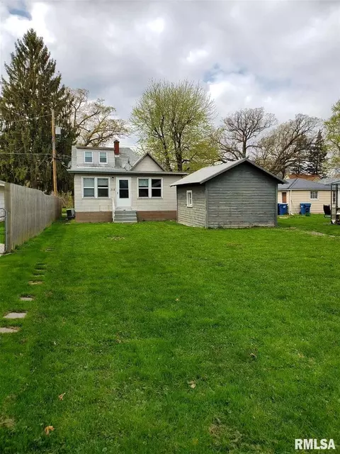 312 8th St, Silvis, IL 61282 photo 1