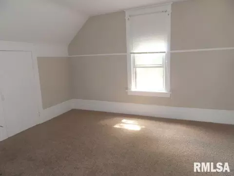 147 6th St, Silvis, IL 61282 photo 6