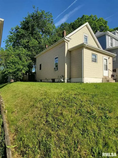 147 6th St, Silvis, IL 61282 photo 9