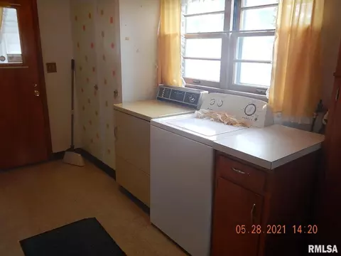 310 Beach St S, Kewanee, IL 61443 photo 4
