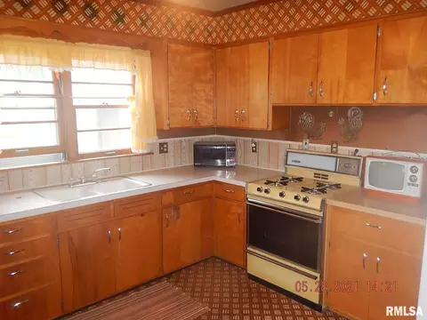 310 Beach St S, Kewanee, IL 61443 photo 6