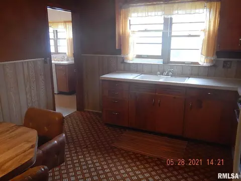 310 Beach St S, Kewanee, IL 61443 photo 7