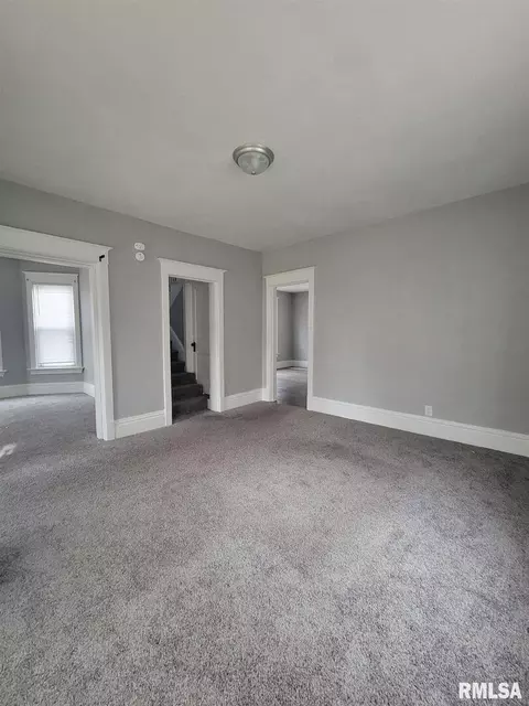 2004 15th St, Moline, IL 61265 photo 4