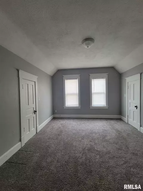 2004 15th St, Moline, IL 61265 photo 9