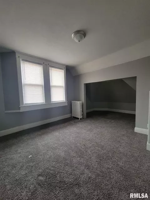 2004 15th St, Moline, IL 61265 photo 8