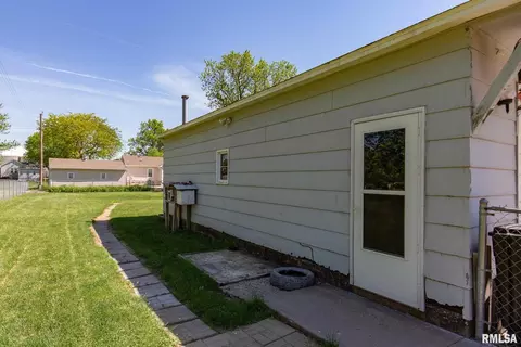 203 W B St, Alpha, IL 61413 photo 30